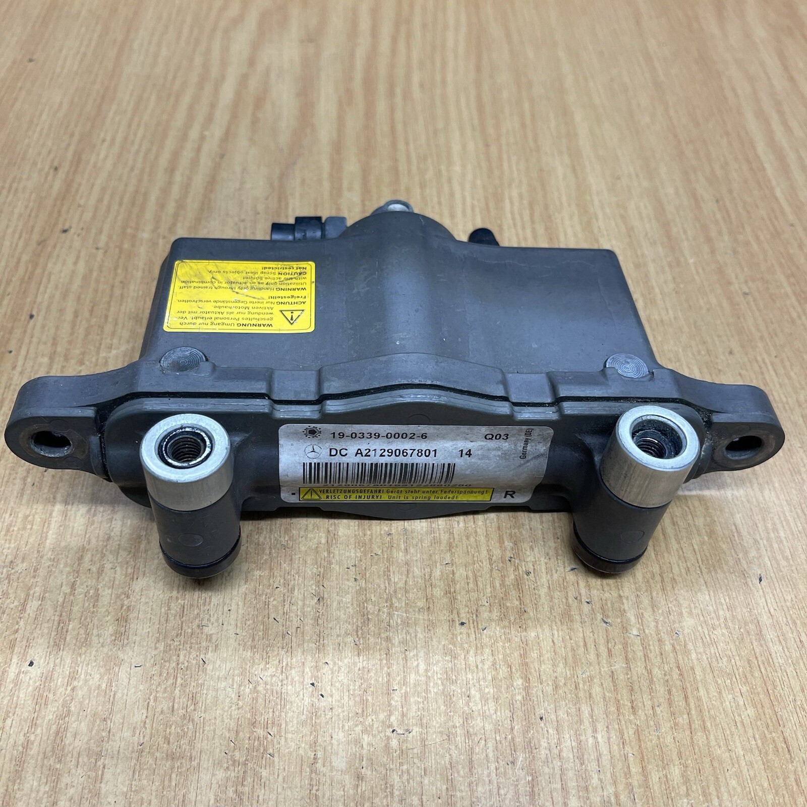 Mercedes-Benz E W212 Front Right Bonnet Crash Hinge Actuator 