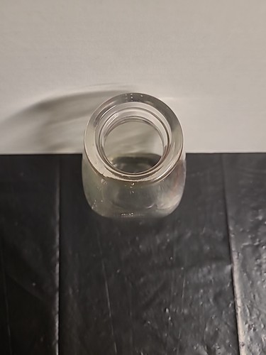 Fleetwood PA Dairy 1 Quart Milk Bottle - Picture 9 of 10