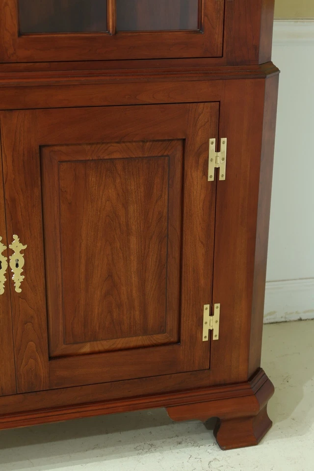 32234EC: HENKEL HARRIS вишневый угловой фарфоровый шкаф Welford - Изображение 3 из 4