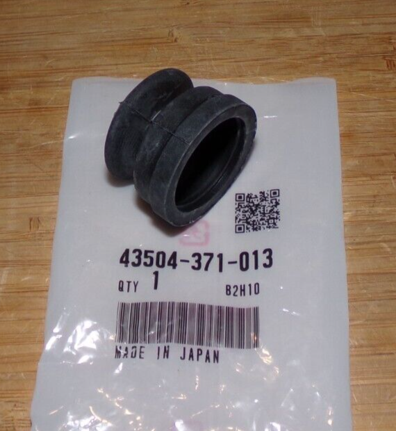 HONDA REAR BRAKE MASTER CYLINDER DUST BOOT, CBX, CB900,GL1100,CX500