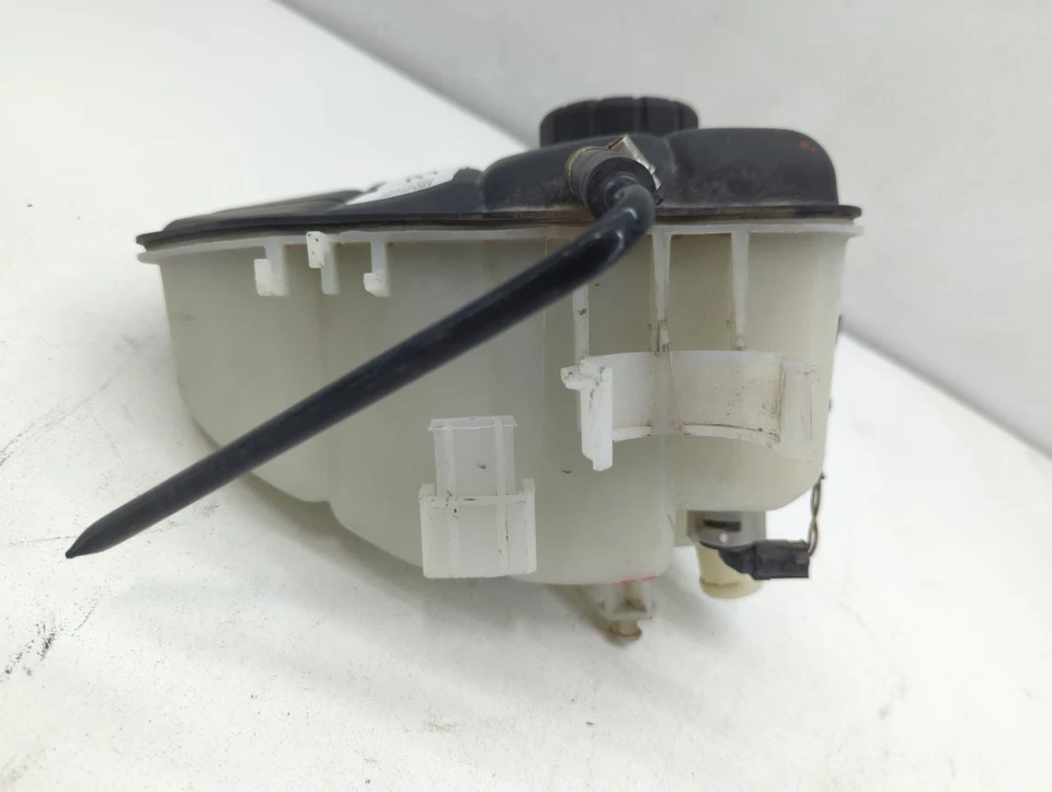 2002 Mercedes-benz C230 Windshield Washer Fluid Reservoir Bottle Oem UHGWA - Image 2 of 4