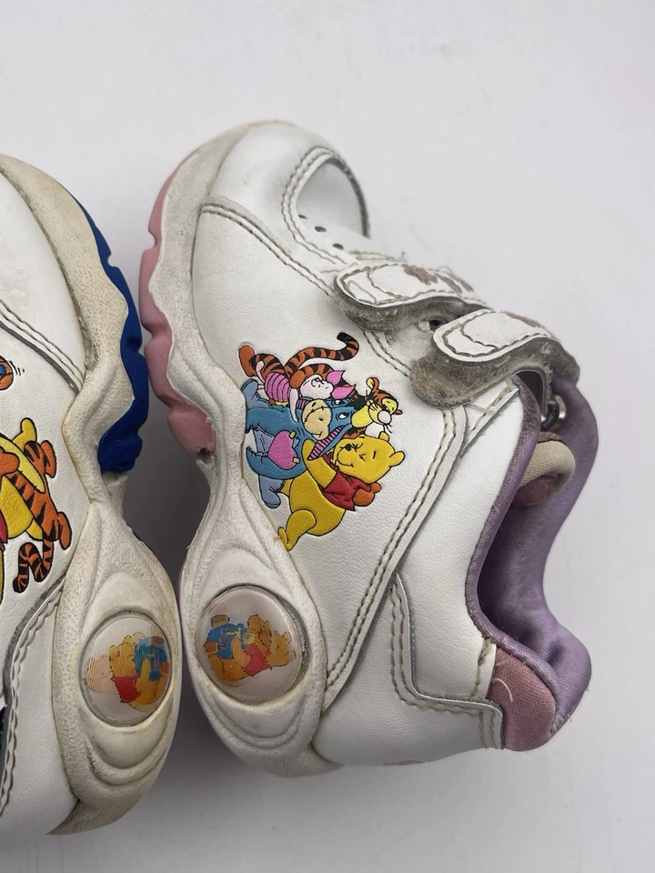 Sapatos leitão vintage anos 90 Winnie The Pooh Tigger Eeyore infantil tamanho 6.5 criança - Imagem 3 de 4