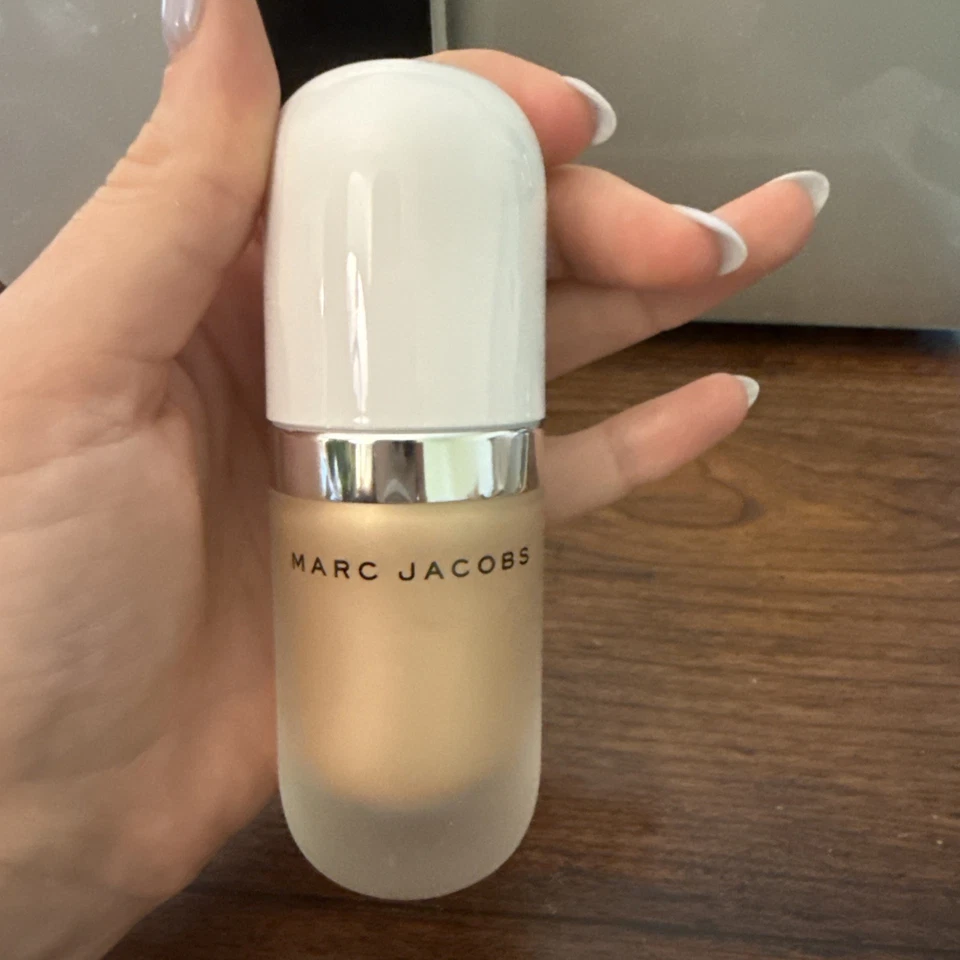 Marc Jacobs 50 DEW YOU? Dew Drops Coconut Gel Highlighter (0.80 oz.) New w box - Image 2 of 4