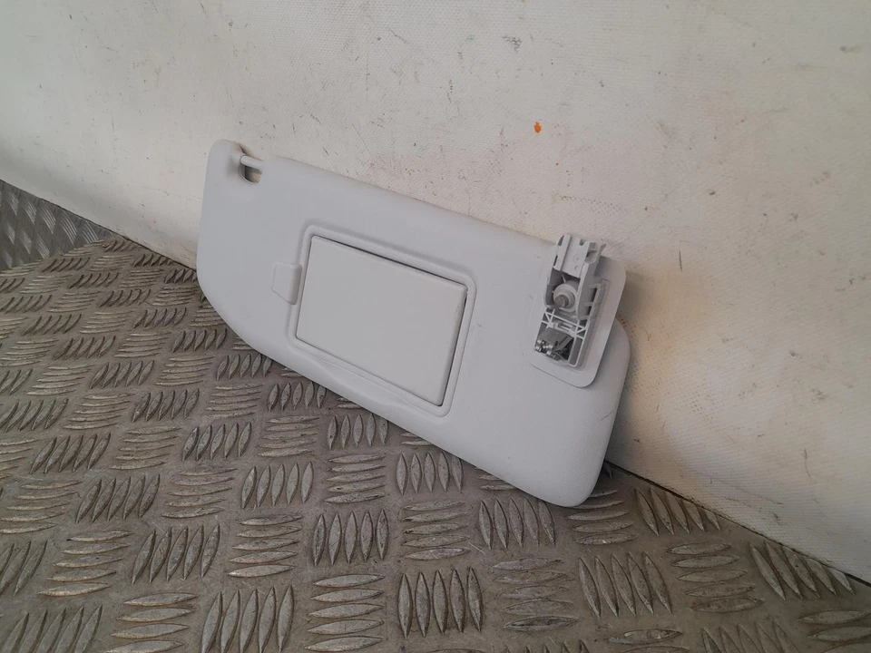 Parasol conductor derecho peugeot 2008 mk1 2013-2019 Foto 4 de 4