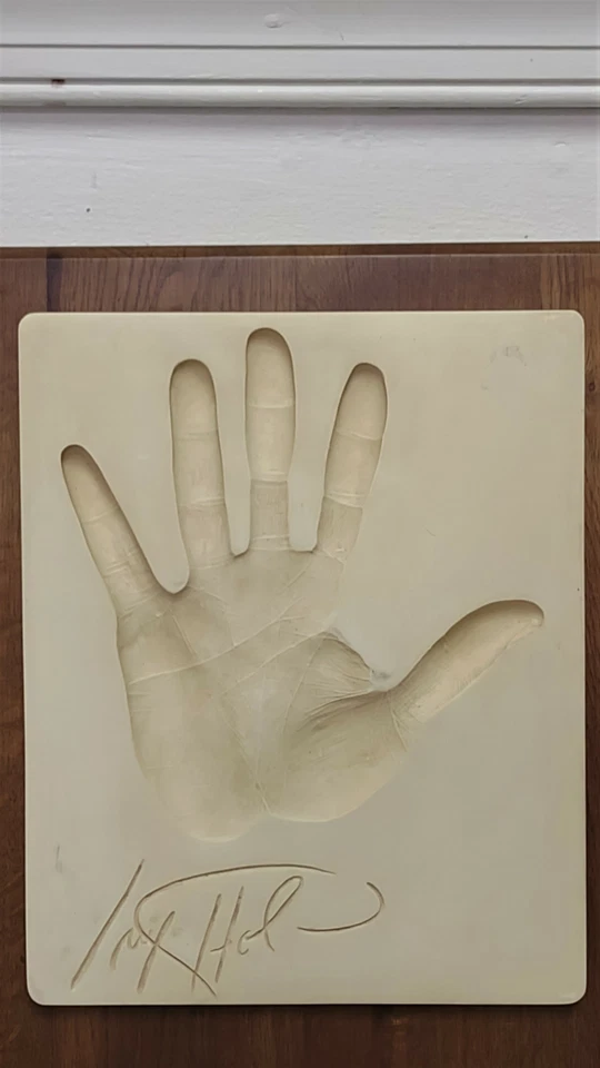 Silk Road Gifts Boxeo Serie Larry Holmes Firmado Placa Huella a Mano Foto 2 de 3