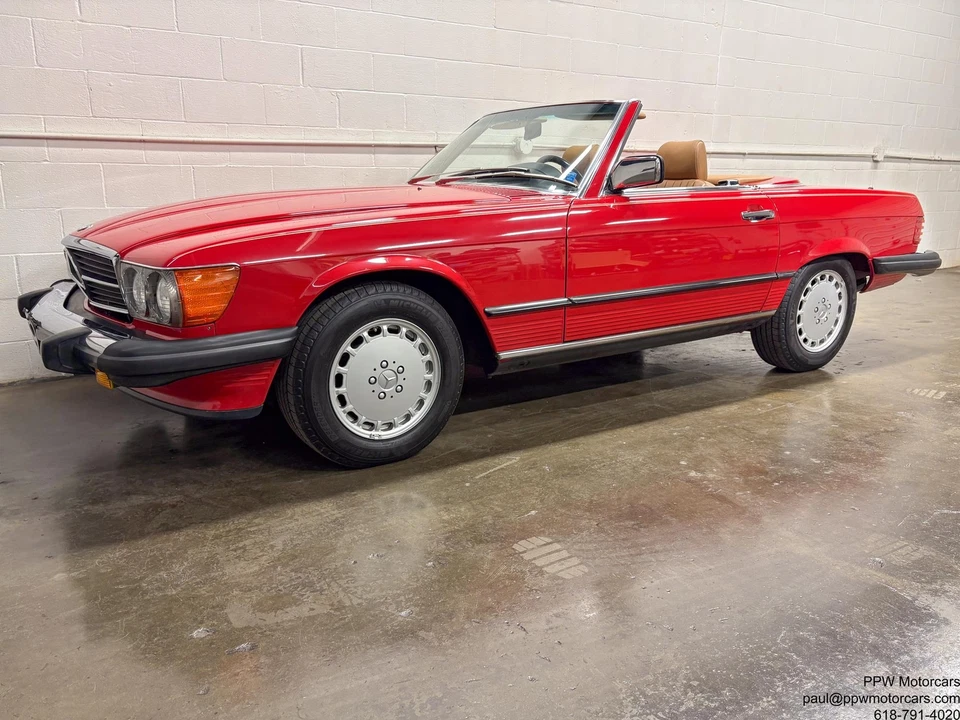 Mercedes-Benz 560SL 1987  Foto 2 de 4