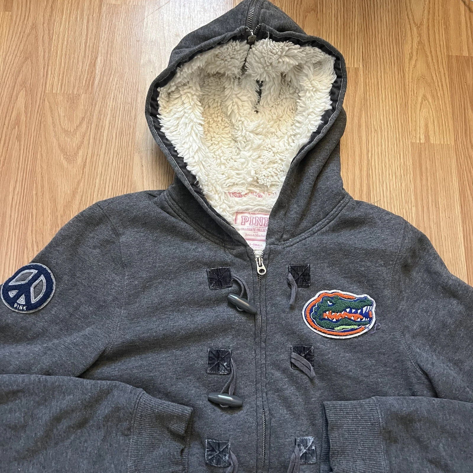 UNDERCOVER Victorias Secret ROSA Pelliccia Foderata Gators UF Felpa con Cappuccio Giacca Toggles Donna Taglia XS