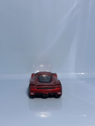 Hot Wheels Enzo Ferrari FAO Schwarz RED HTF 1:64 Real Riders Mint Loose - Picture 4 of 5