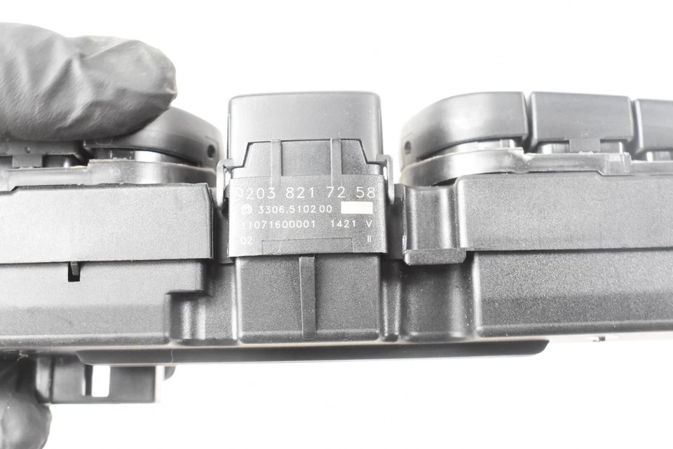 Mercedes Benz C230 2002 cupé 2,3 supercargador tablero central panel de interruptor de peligro  Foto 2 de 4