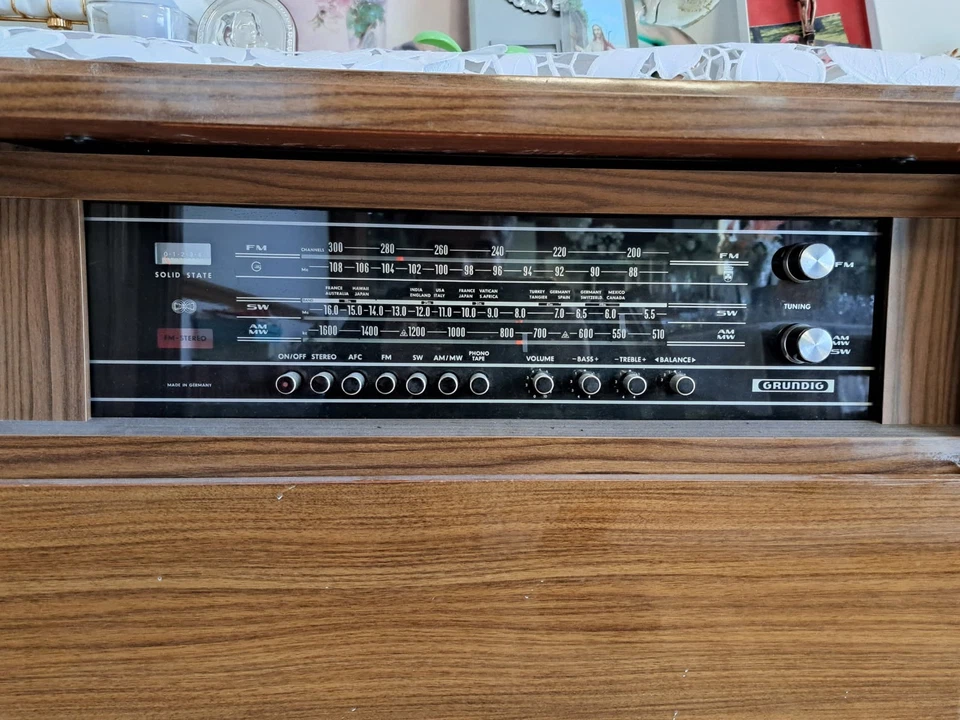 Consola estéreo Grundig KS752U de colección funcionando - Chicago, IL Foto 2 de 4