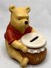 Walt Disney Classic Winnie The Pooh Coin Bank Ceramic 5" Willitts Galleries EUC!