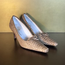 Vintage 70s Delman Beige Caiman Pumps