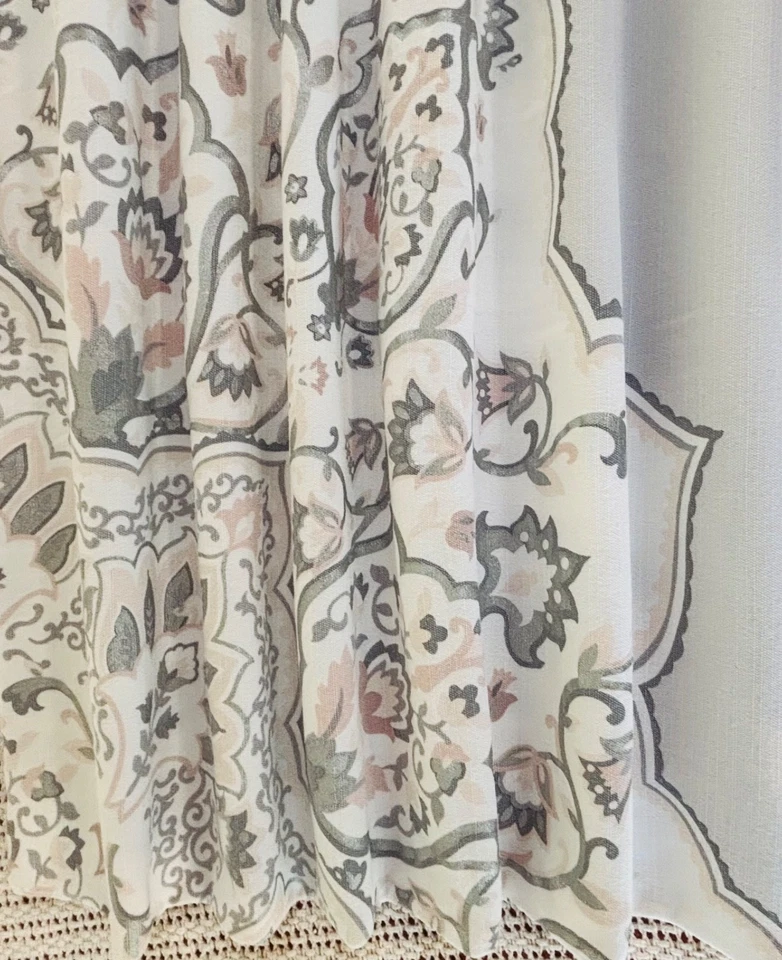 ENVOGUE Silver Gray Pink Floral Medallion Cotton Fabric Shower Curtain - Image 4 of 4