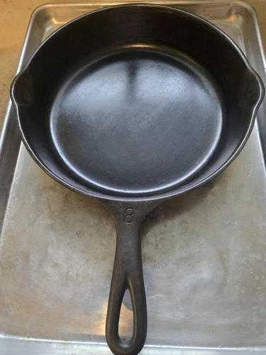 Vintage Unmarked Wagner Ware Cast Iron Skillet 10.5" #8