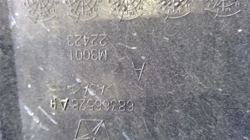 RAM 1500 2019-2021 PARACHOQUES RADIADOR DELANTERO REJILLA CUBIERTA OEM 68366528AH Foto 4 de 4