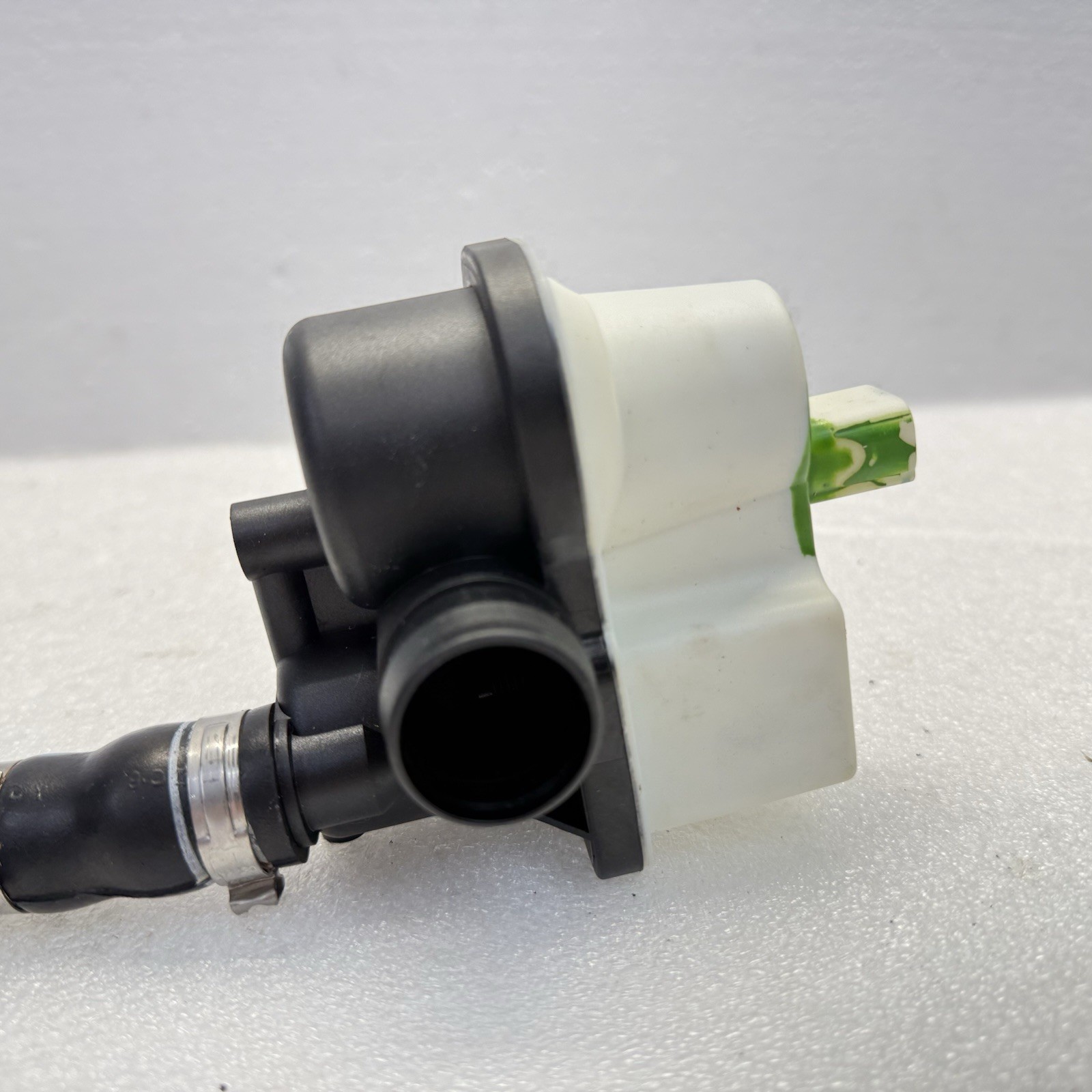 2003-2013 Maserati Quattroporte M139 Leak Detection Pump Bosch 0261222010 OEM