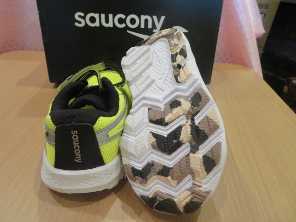 *NUEVOS Zapatos de Tenis Saucony Ride 10 Verde Citrón para Niños Pequeños, 8 Foto 3 de 4
