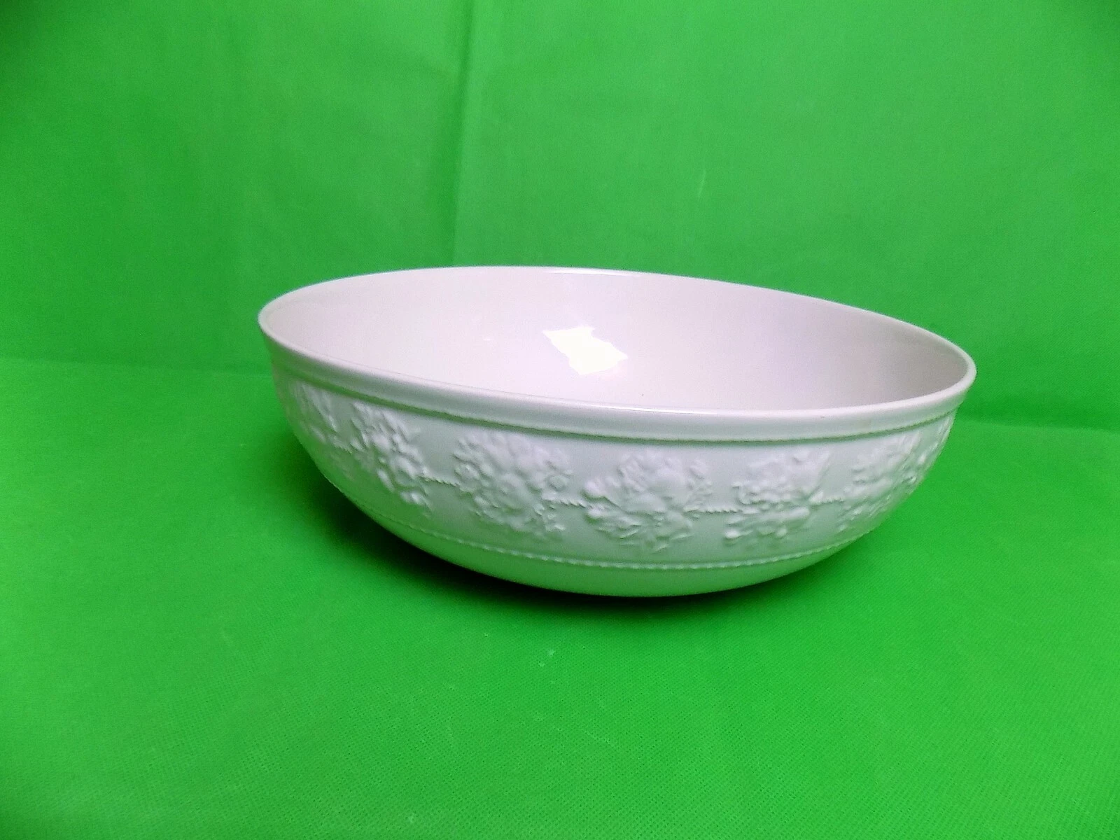 Wedgwood Festivity Large Fruit / Mixing Bowl 13"