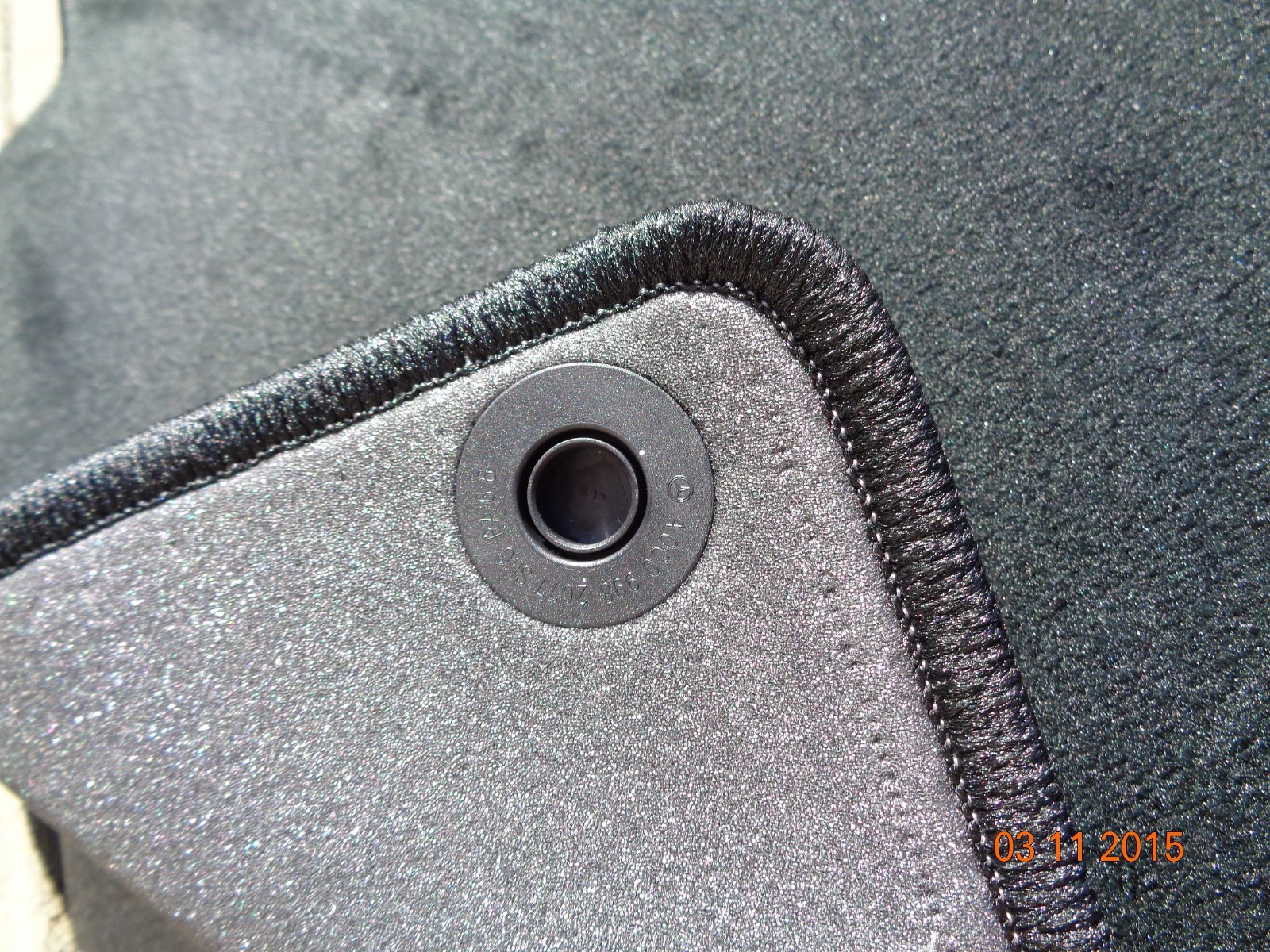 20012006 MercedesBenz W203 C55 C32 C230 C240 C280 C320 floor mats mat