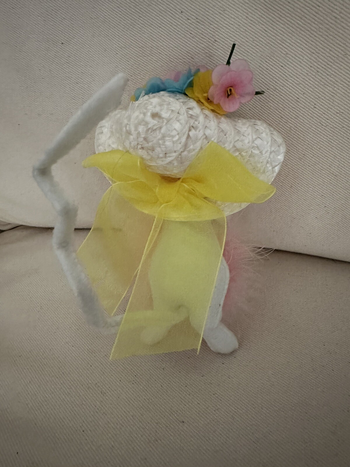 Annalee 5&rdquo; Doll Spring Easter Bonnet Mouse - Hat & Feather Boa 2017