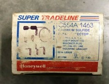 Honeywell C554A-1463 Cadmium sulfide flame dectector New in box