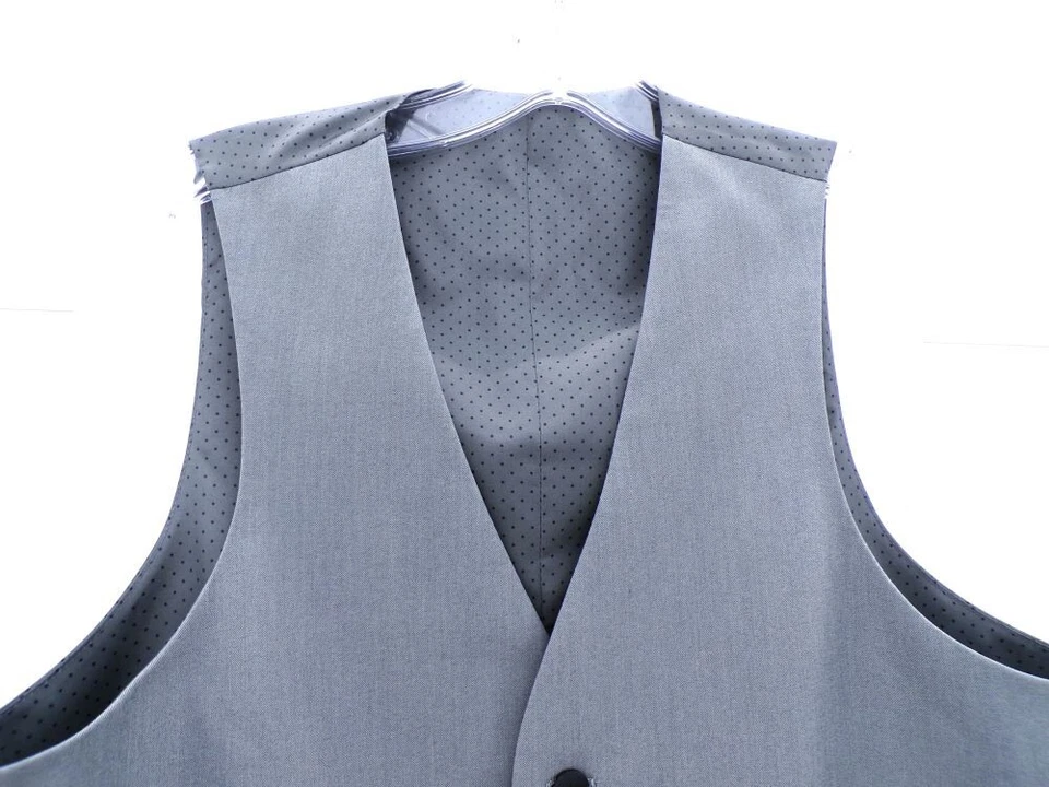 Chaleco Esmoquin Alfani Para Hombre Slim-Fit Elástico Gris Claro Talla: Pequeño Foto 3 de 4