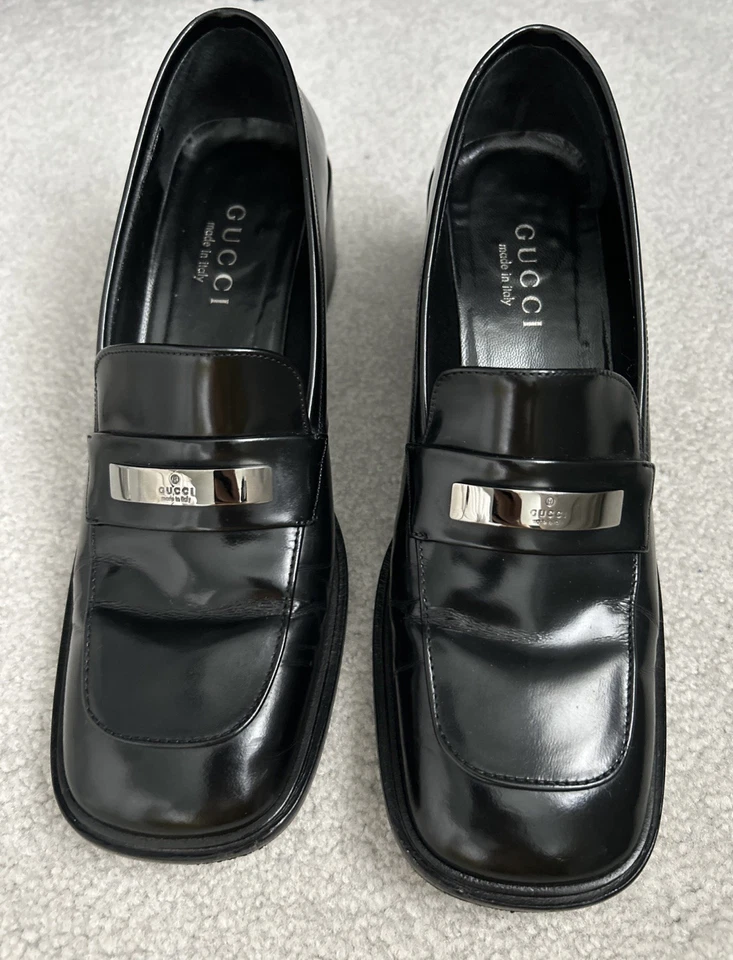 Mocasín Gucci Cuero Negro Tacón Bloque Con Metal Plateado Talla 37/US 7 B Con Caja Foto 3 de 4