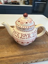 Emma Bridgewater Pottery 4-Cup Tea Pot Pink Sampler Love Pattern