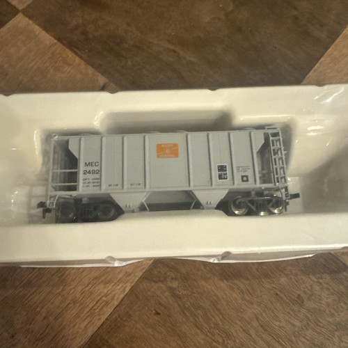 Atlas 1818 Ps-2 2 Bay Covered Hopper Mec #2492 | Zustand: New
