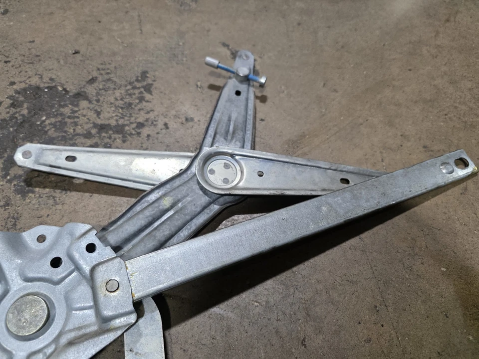 1997-2002 BMW Z3 Roadster Left Drivers elevador regulador de janela com motor OEM USADO - Imagem 2 de 4