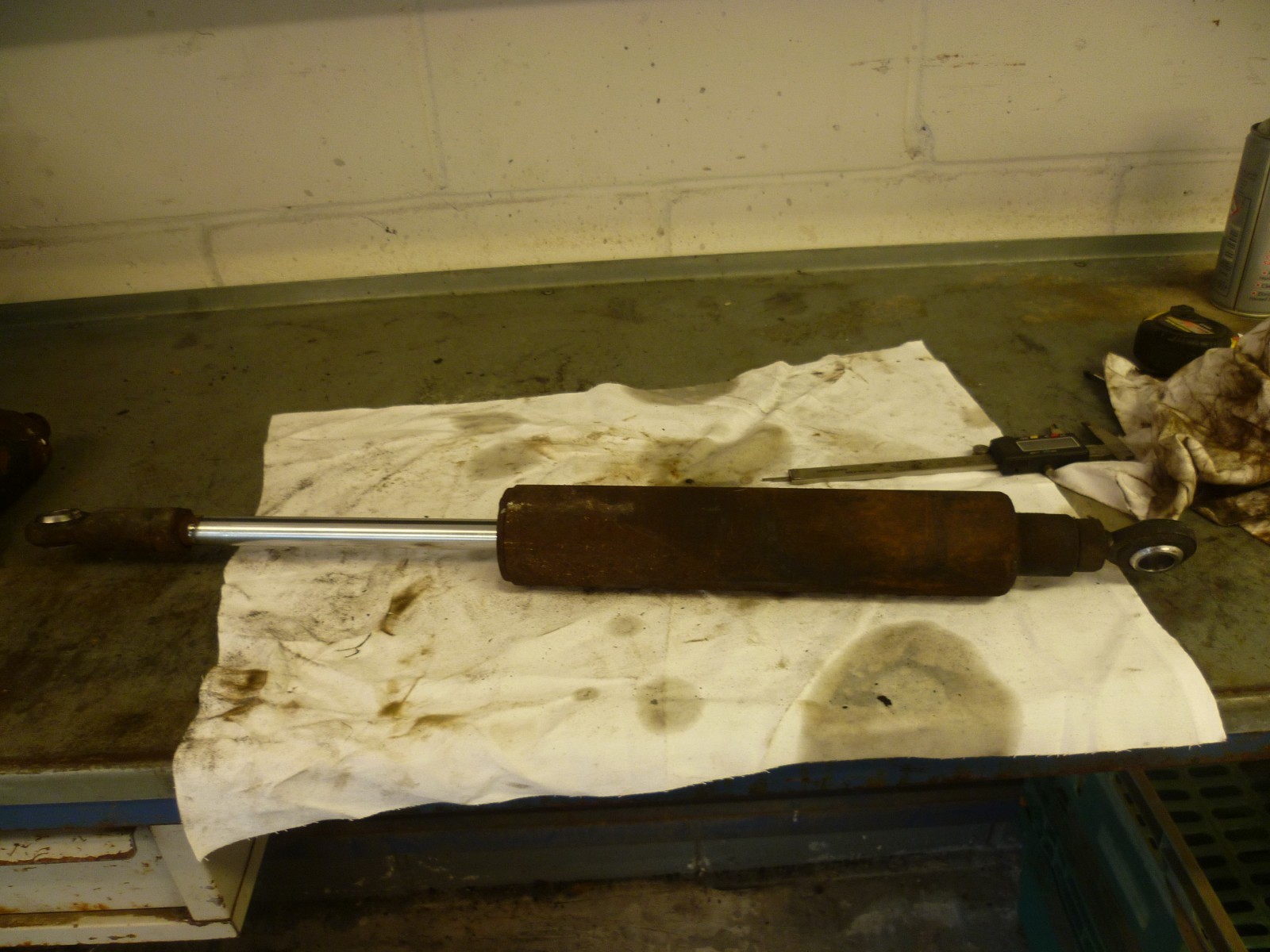 Double acting hydraulic ram- X Tennant 6400 sweeper (steering ram) -£70 ...