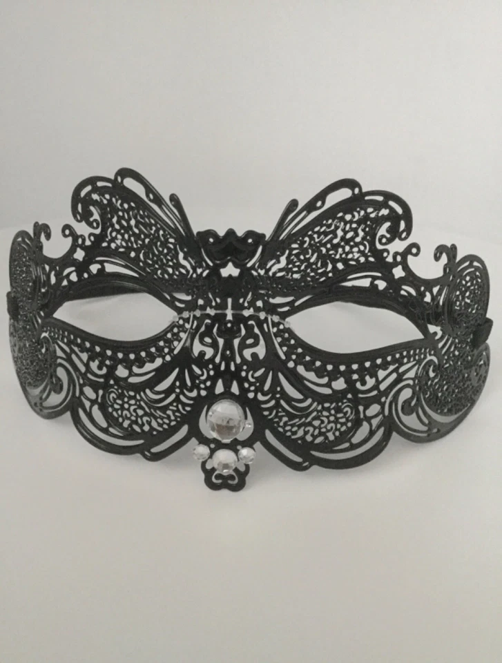 ‪BNWOT BLACK FILIGREE LACY METAL VENETIAN MASQUERADE PARTY MASK WITH CRYSTALS ‬ - Image 2 of 4