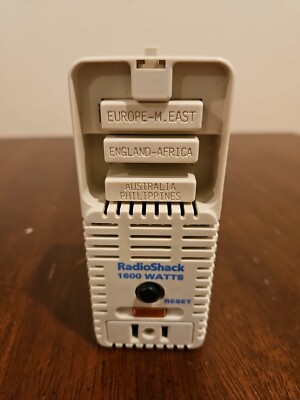 RadioShack Travel Voltage Conversion 1600 Watt Multi Country Adapter 273-1413