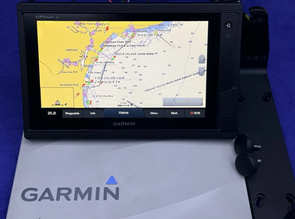 Garmin GPSmap 942xs GPS Chartplotter Sonar Multifunction Display W/ Cover, Mount - image 2 of 4