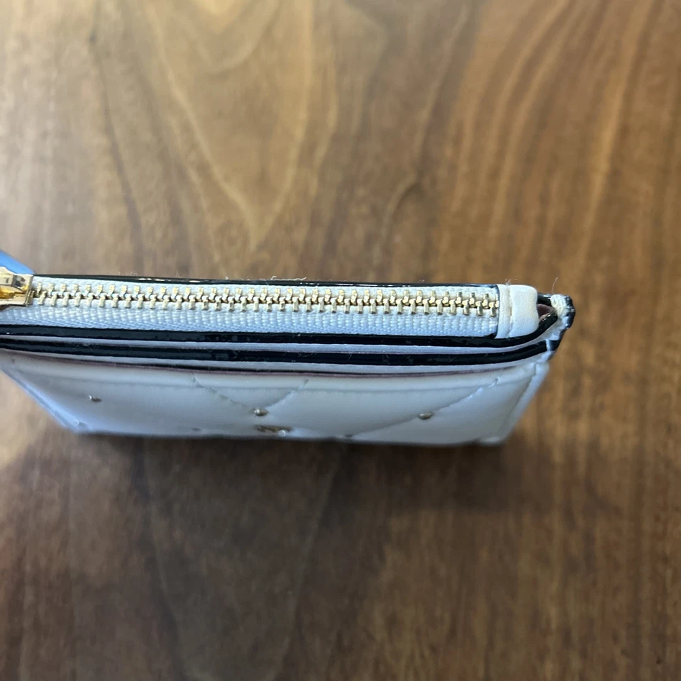 VICTORIA SECRETS TACHONADO ACOLCHADO TARJETERO LLAVERO MONEDERO CREMA - NUEVO Foto 3 de 4