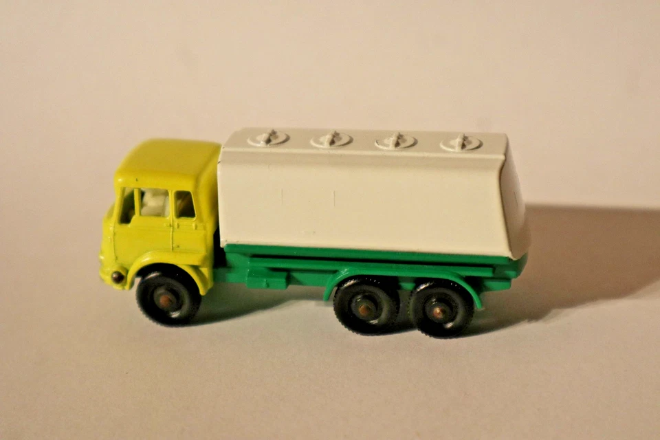 Matchbox Lesney  No 25  C  Bedford Petrol Tanker - Bild 2 von 4