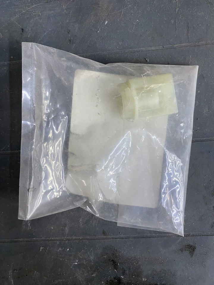 Enchufe de montaje de lámpara trasera - BMW (63-21-1-379-399) izquierda, derecha se adapta a 740i Z4 Más Foto 2 de 2