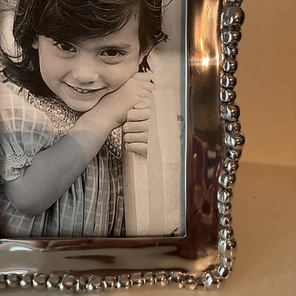 Beautiful Beatriz Ball Organic Pearl 4” x 6” Photo Frame Quality Mexico - Image 4 of 4