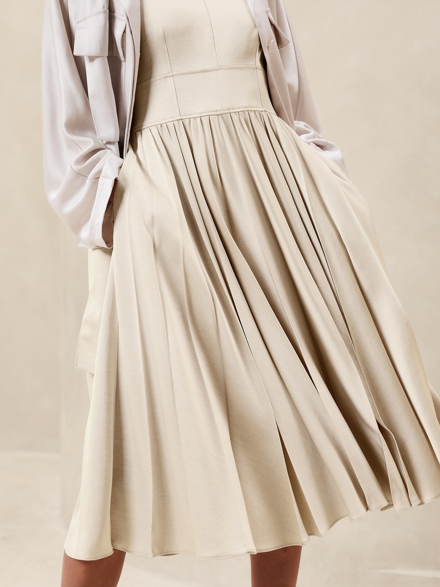banana republic champagne dress NWT Banana Republic Ness Pleated Satin Midi Dress Champagne Sz 2