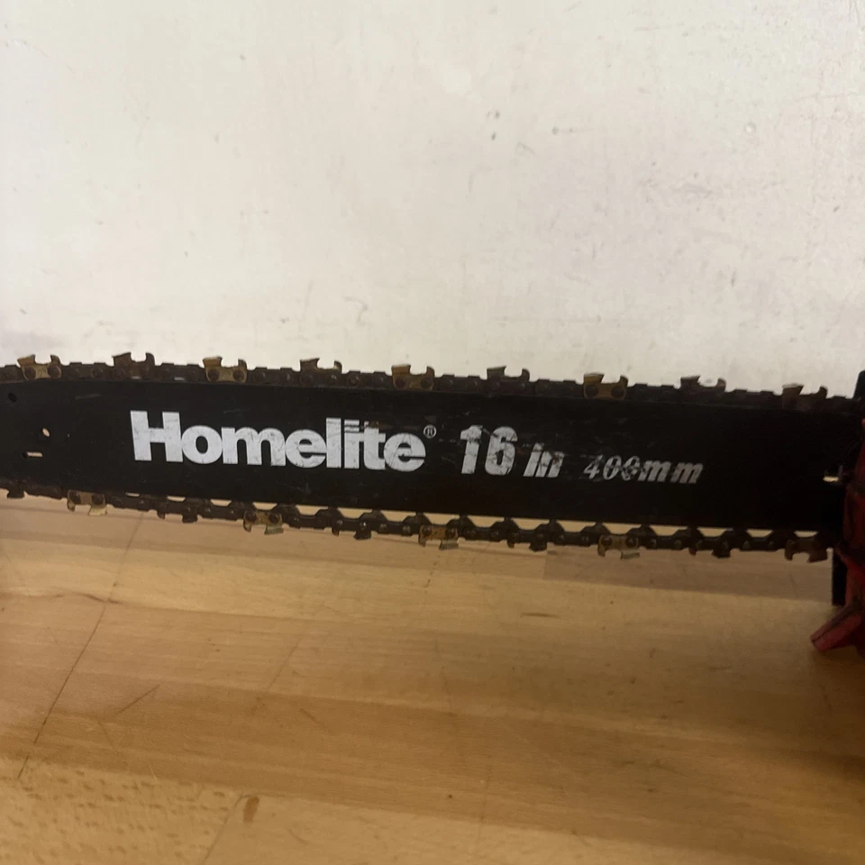 Homelite 16 in. 120V  - 9 amp - Corded Electric Chainsaw - Used - Image 2 of 4