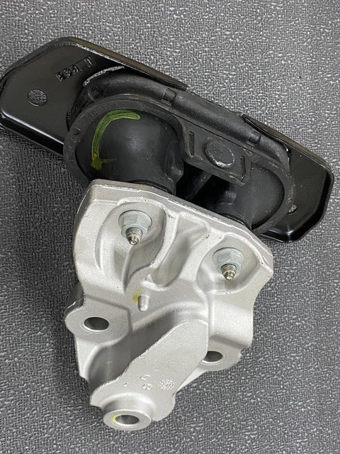 2011-19 DODGE JOURNEY 3.6 RIGHT Engine Mount OEM# 68054791AB - Image 2 of 4