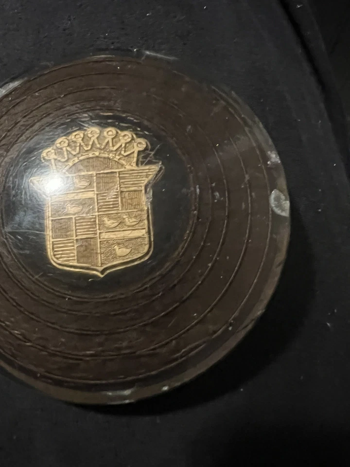 1941 Cadillac Series 60 61 62 63 65 67 Horn Cap Cover Original - Image 2 of 3