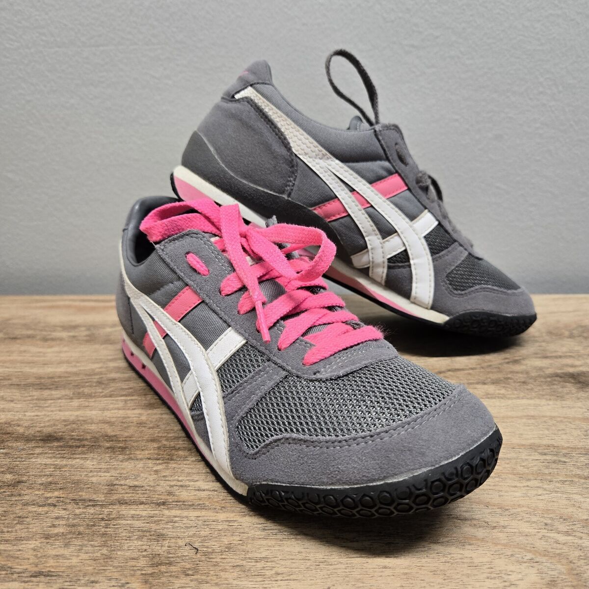 Asics Onitsuka Tiger Ultimate 81 Womens Size 6.5 Running Asics Onitsuka Tiger Ultimate 81 Womens Size 6.5 Running