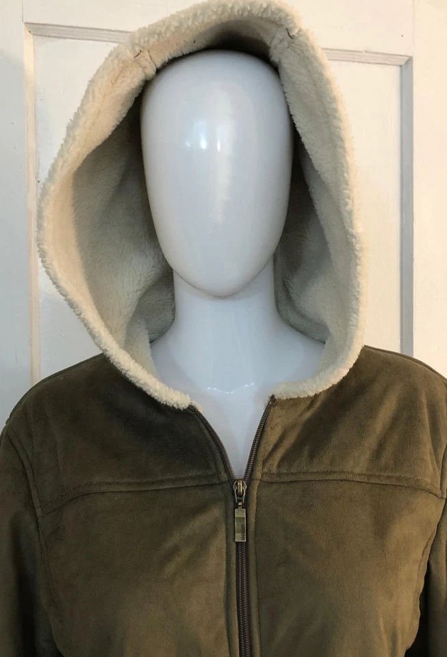 Utex Design Women's Faux Suede Jacket Size Large  - Image 4 of 4