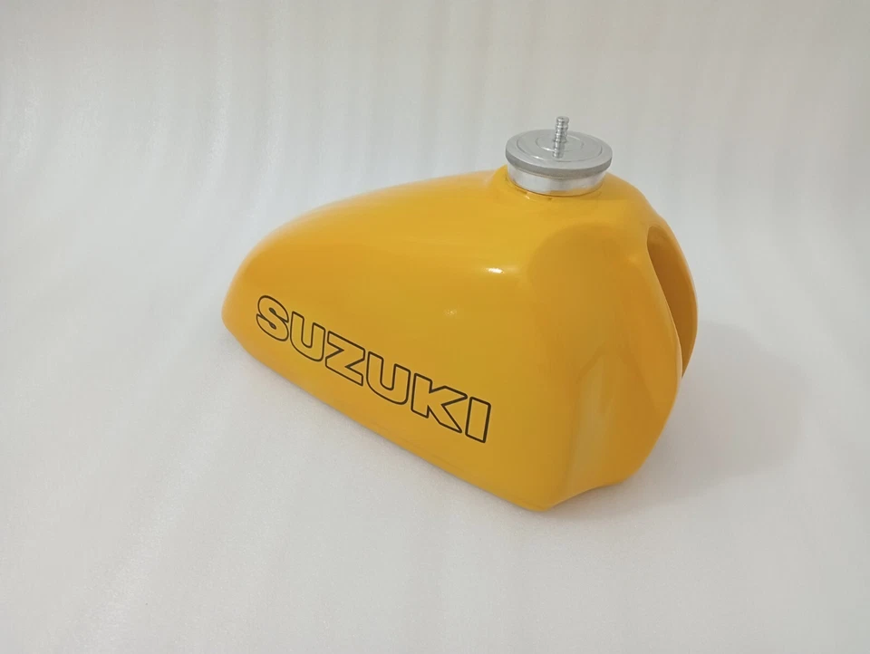 Suzuki RM250 RM250 C2 1978 1/2 Aluminium Yellow Paint Fuel Petrol Gas Tank + Cap - Imagem 4 de 4