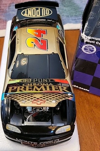 Jeff Gordon #24 Dupont Action Racing NASCAR 1:24 Diecast Bank 1997 Monte Carlo - Picture 5 of 8