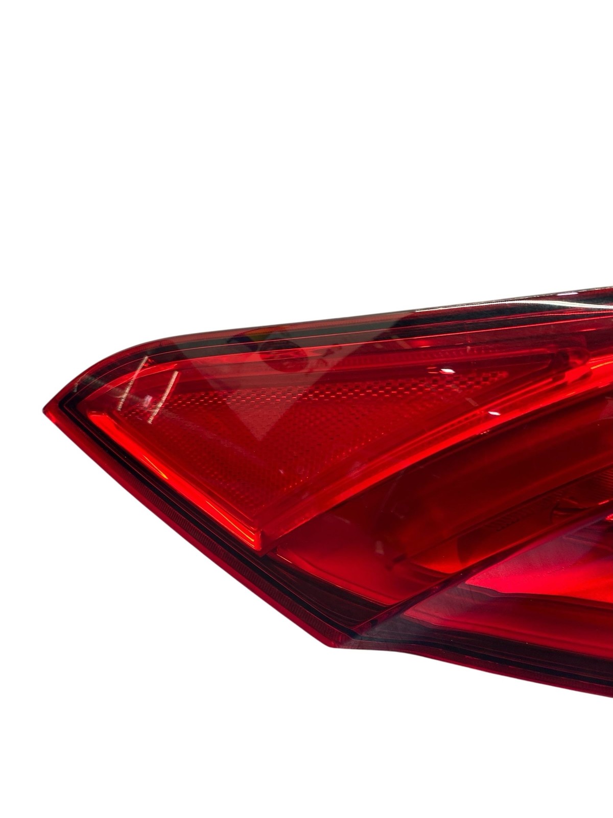 2017-2024 MASERATI LEVANTE M161 OEM LH REAR LEFT QUARTER MOUNTED TAIL LIGHT LAMP