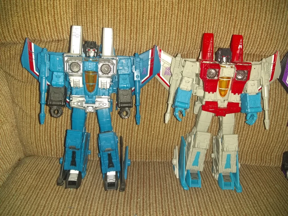 Transformers Earthrise Skywarp, Thundercracker & Coronation Starscream VER NOTAS Foto 2 de 4