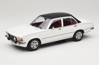 Opel Commodore B Weiß MCG 1:18 | MCG18564