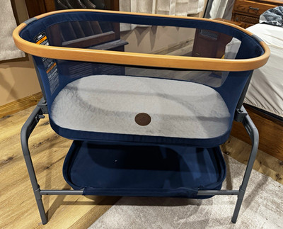 Maxi cosi Bassinet- Oval Bassinet with Storage Basket - Blue, Tan & Gray Unisex